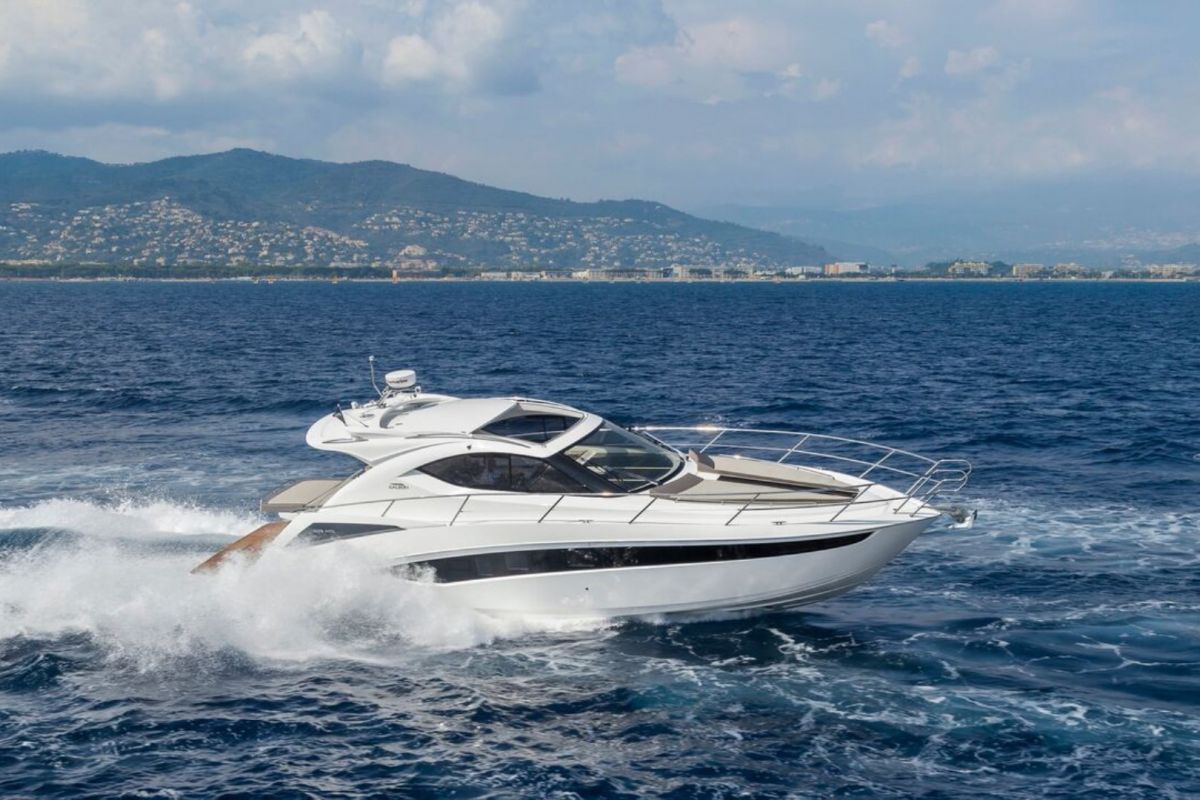 LOCATION YACHT GALEON 405