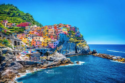 Le village color de Manarola dans le parc national des Cinque Terre en Italie