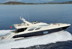 Un yacht Azimut 100  la location en Corse