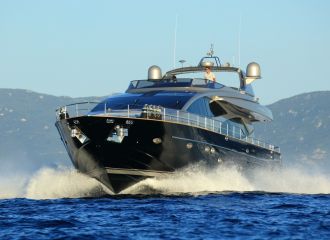 LOCATION YACHT RIVA 85 OPERA