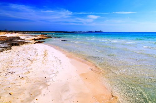 La plage de Es Trenc au sud de l'le de Majorque