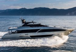 Location yacht Riva 110 Dolcevita dans le sud de la France - en croisière