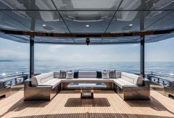 Location bateau Riva 110 Dolcevita dans le sud de la France - pont arrière