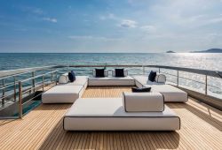 Riva 110 Dolcevita yacht à louer dans le sud de la France - flybridge