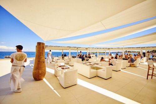 Le restaurant et club de plage Purobeach Illetas  Majorque