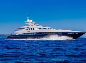 LOCATION YACHT HEESEN 44M 