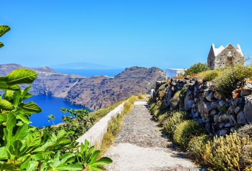 Un sentier pdestre reliant Fira et Oia sur l'le de Santorin