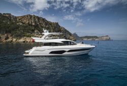 Location yacht Sunseeker Manhattan 66 dans le sud de la France - en croisière