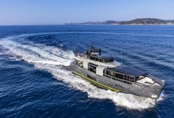 Location yacht Arcadia 105 dans le sud de la France - en navigation