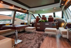 Azimut 85 à louer dans le sud de la France - salon