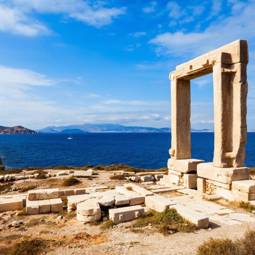  Le temple antique d'Apollon et paysage marin  Chora sur l'le de Naxos dans les Cyclades