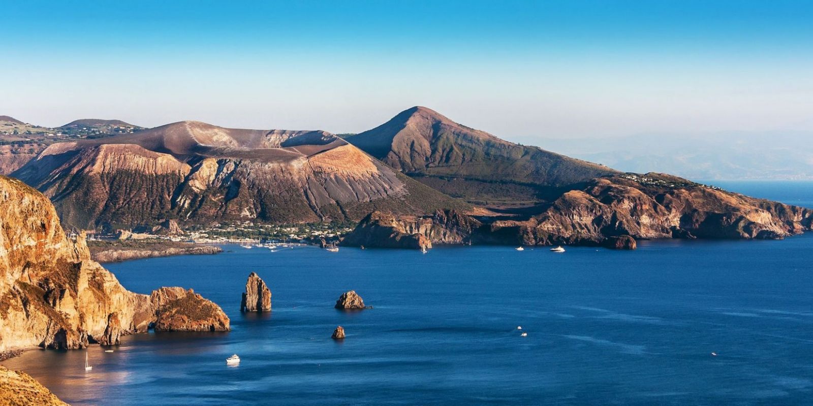 https://www.talamare.fr/medias/Location de yacht en Sicile, louer un yacht dans les les oliennes