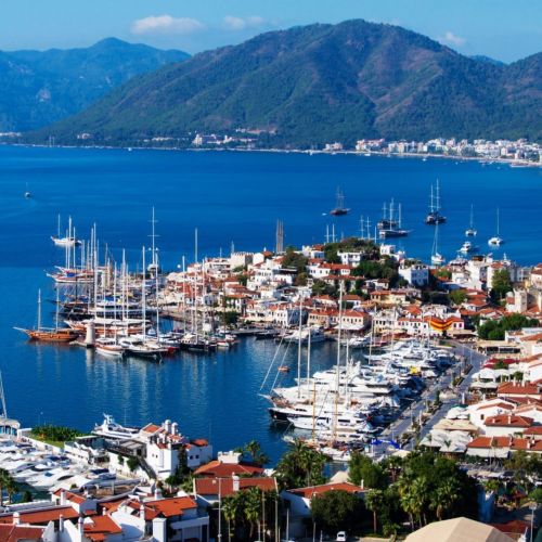 La marina de Marmaris et ses luxueux yachts en Turquie