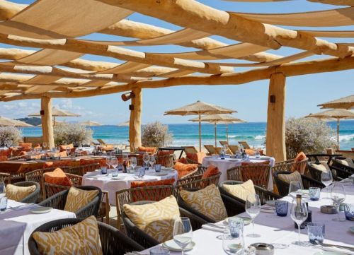 Le restaurant La Rserve  la plage sur la plage de Pampelonne  Ramatuelle prs de Saint-Tropez