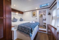 OMBRE BLU Sunreef 70 catamaran boat rental - double cabin