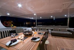 IPHARRA Sunreef 102 catamaran boat rental - exterior main deck