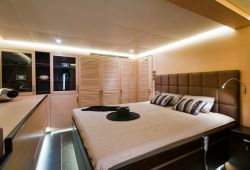 IPHARRA Sunreef 102 catamaran boat rental - double cabin