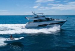 Location yacht Sunseeker Manhattan 66 dans le sud de la France - en croisière