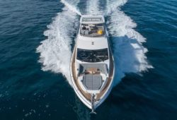 Location bateau Sunseeker Manhattan 66 dans le sud de la France - en navigation