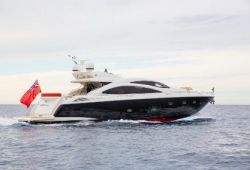 Location yacht Sunseeker Predator 84 dans le sud de la France - en croisière