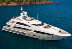 Location yacht Sunseeker 37m dans le sud de la France - en croisière