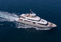 Location yacht Sanlorenzo SD112 dans le sud de la France - en croisière