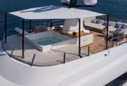 Location bateau Sanlorenzo SD112 dans le sud de la France - sundeck