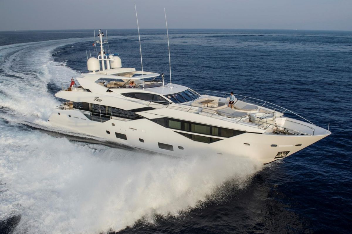 LOCATION YACHT SUNSEEKER 116