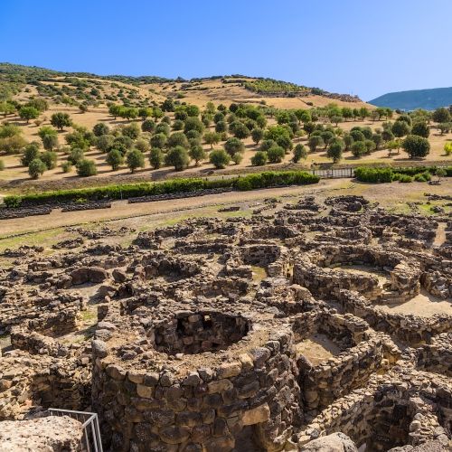 Les structures en pierres datant de la culture nuragique  Su Nuraxi Di Barumini en Sardaigne