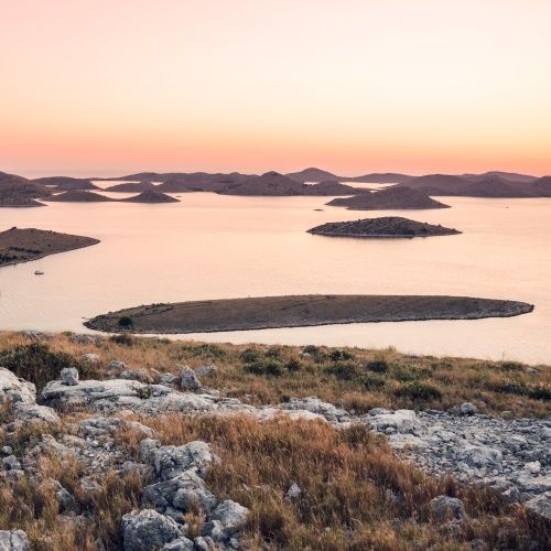 Vue arienne des les du parc national de Kornati en Croatie