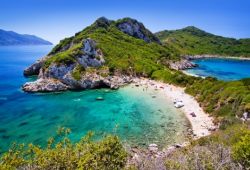 La plage de Porto Timoni avec ses deux baies