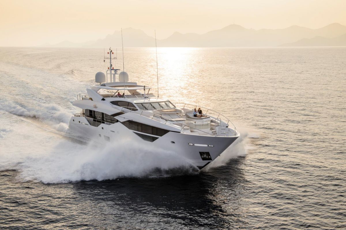 SUNSEEKER 116 EN NAVIGATION