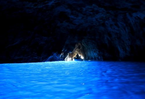 La grotte bleue aussi appele grotta azzurra  Capri