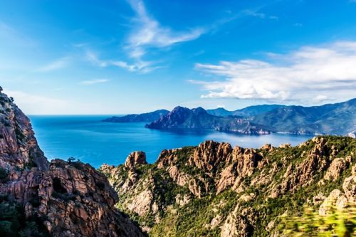 Les falaises du golfe de Porto en Corse 