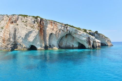 Les Grottes Bleues situes sur l'le de Zakynthos (Zante) en Grce