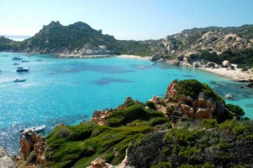 La plage de Cala Soraja dans l'archipel de la Maddalena en Sardaigne