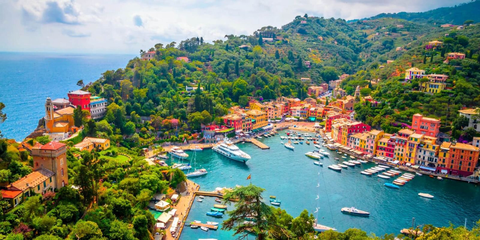 https://www.talamare.fr/medias/Le port de Portofino et ses yachts sur la Riviera italienne