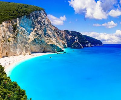 Mouillage près d'une superbe plage de Lefkada lors d'une location de yacht en Grèce dans les îles ioniennes