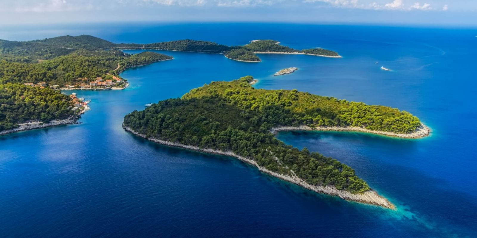 https://www.talamare.fr/medias/Vue du parc national de Mljet prs de Dubrovnik lors d'une location de yacht en Croatie