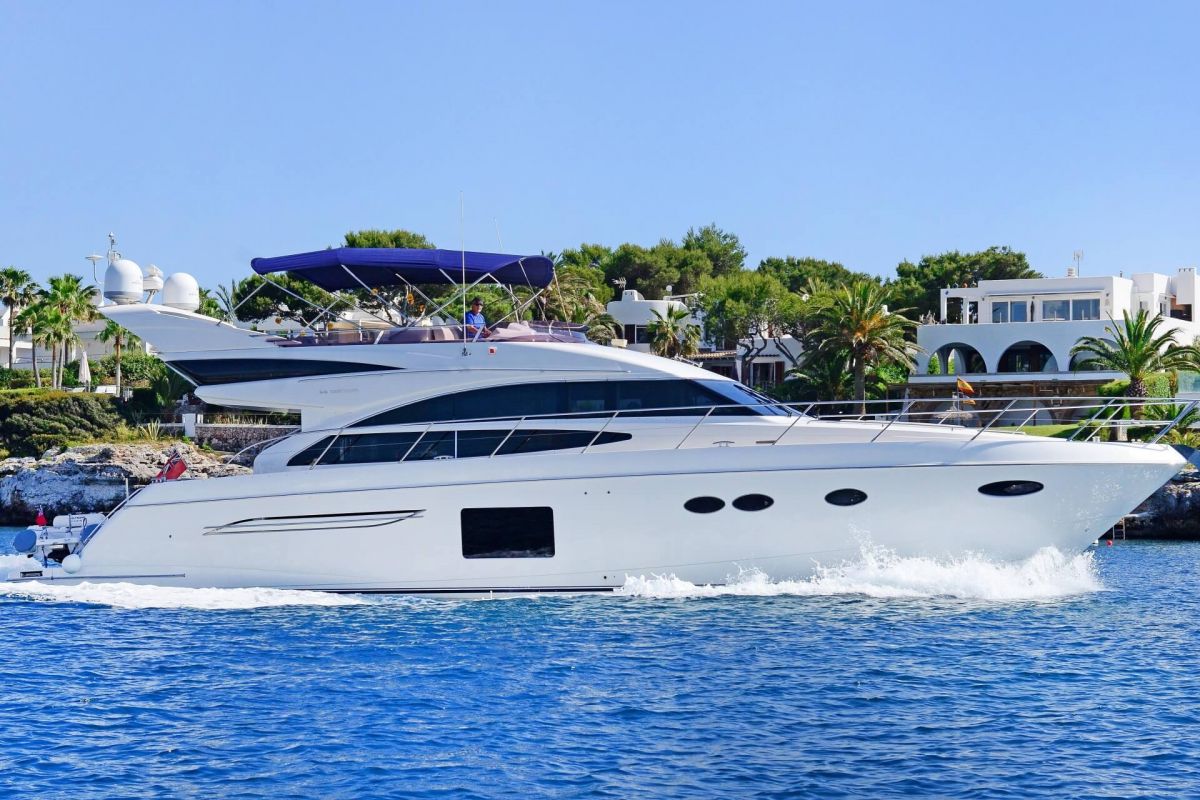 LOCATION YACHT PRINCESS 64