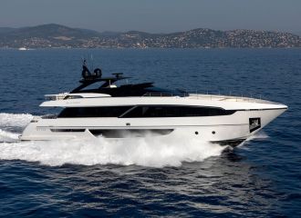 LOCATION YACHT RIVA 100 CORSARO