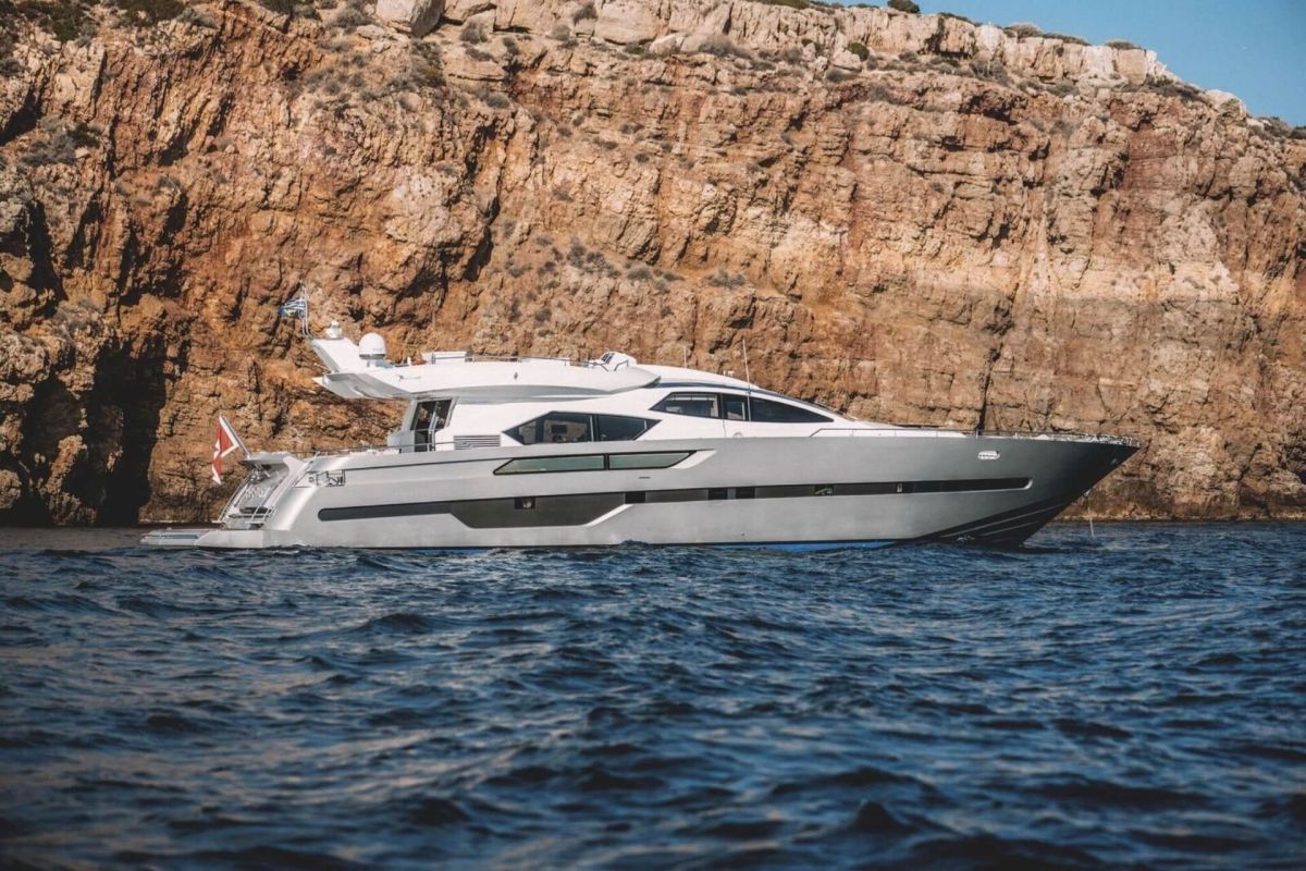 LOCATION YACHT ITALCRAFT 90 SC