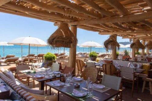 Djeuner au restaurant de plage La Rserve  la Plage  Saint Tropez