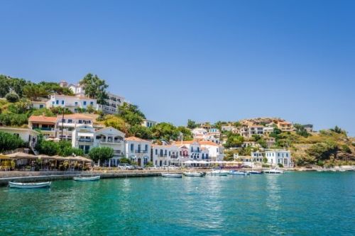 Un petit village ctier dans la partie nord de l'le grecque d'Ikaria