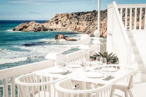 Le restaurant de plage Cotton Beach Club  Ibiza dans les les Balares