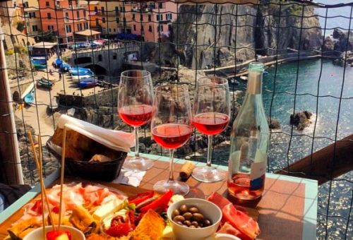 Cocktails et bruschettas sur la charmante terrasse de Nessun Dorma  Manarola