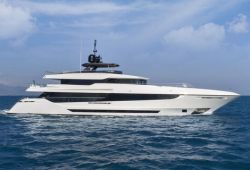 Location yacht Mangusta Oceano 43 dans le sud de la France - en croisière