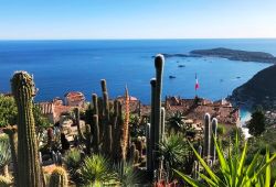 Le jardin exotique d'Eze avec une vue panoramique sur la Mditerrane