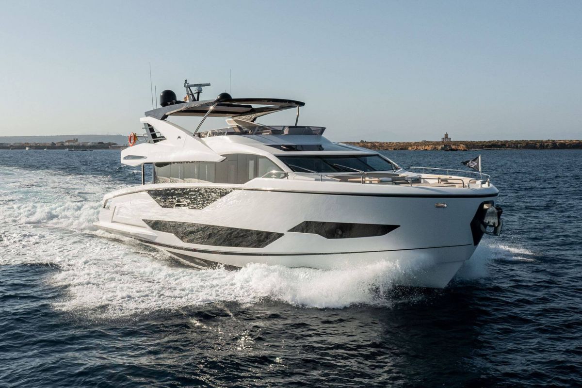 LOCATION YACHT SUNSEEKER 90 OCEAN