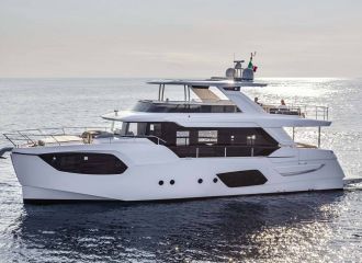 LOCATION YACHT ABSOLUTE NAVETTA 68